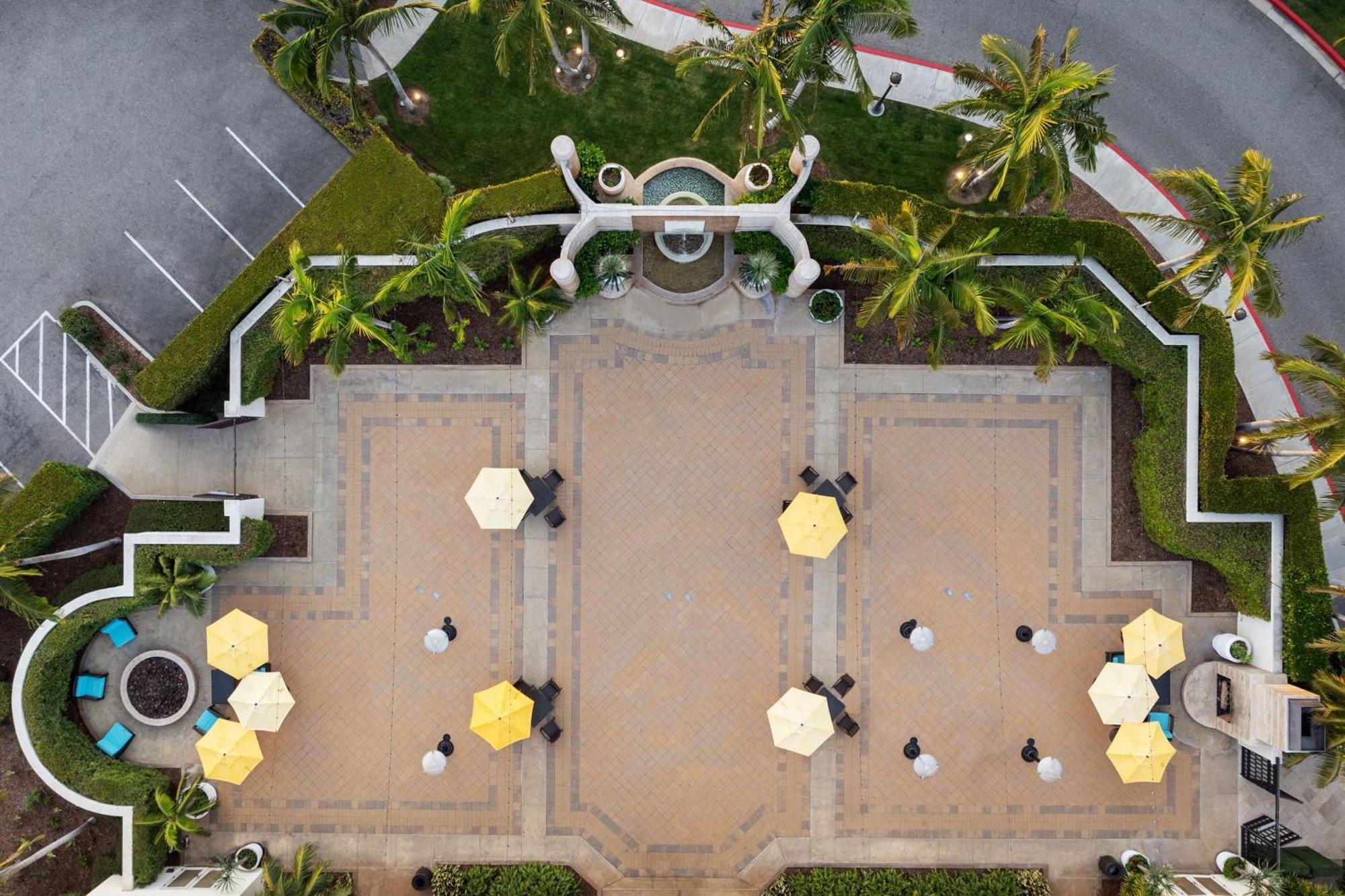 Renaissance Newport Beach Hotel Bagian luar foto