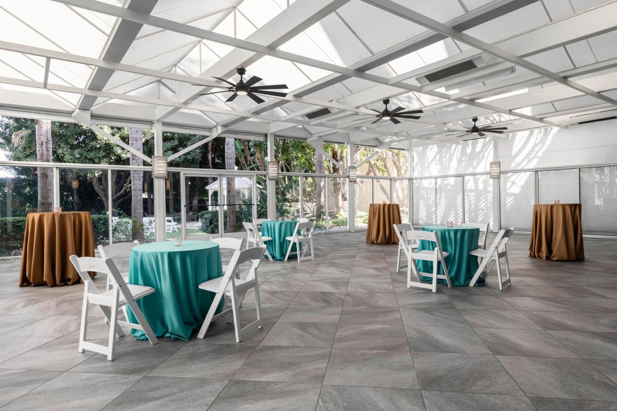Renaissance Newport Beach Hotel Bagian luar foto