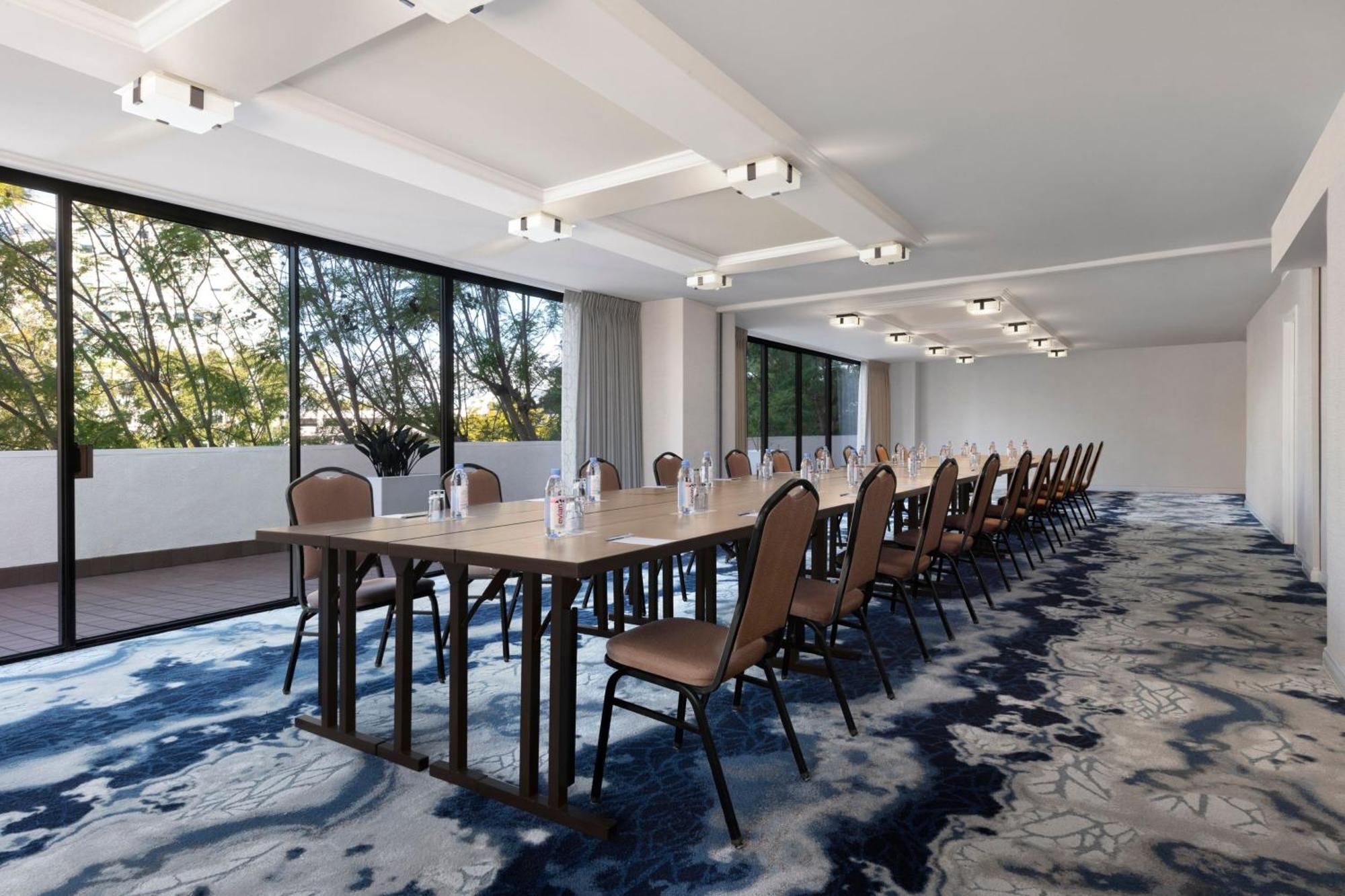 Renaissance Newport Beach Hotel Bagian luar foto