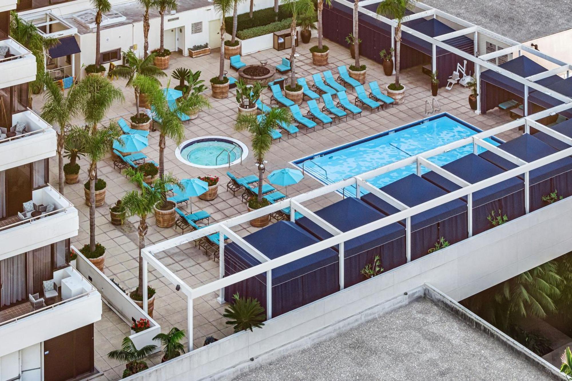 Renaissance Newport Beach Hotel Bagian luar foto