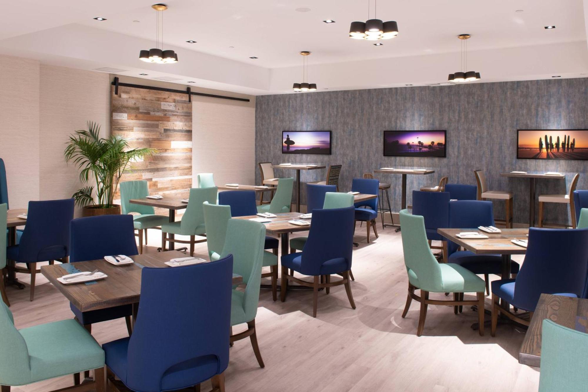 Renaissance Newport Beach Hotel Bagian luar foto