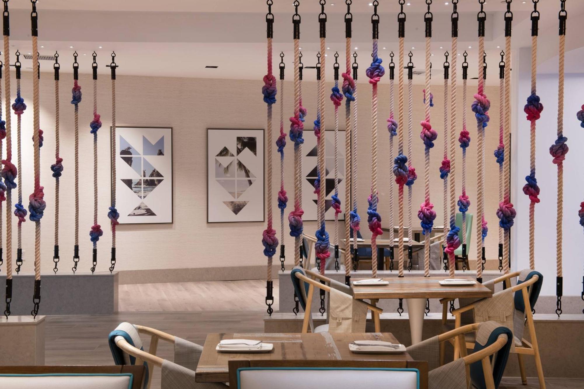 Renaissance Newport Beach Hotel Bagian luar foto
