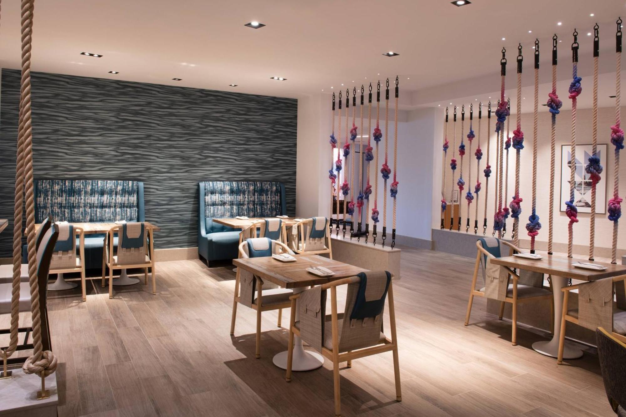 Renaissance Newport Beach Hotel Bagian luar foto