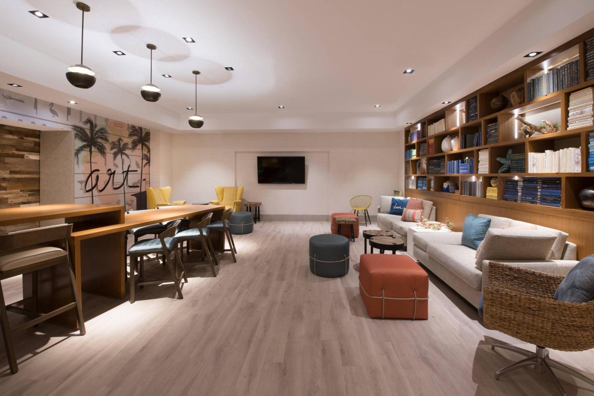Renaissance Newport Beach Hotel Bagian luar foto