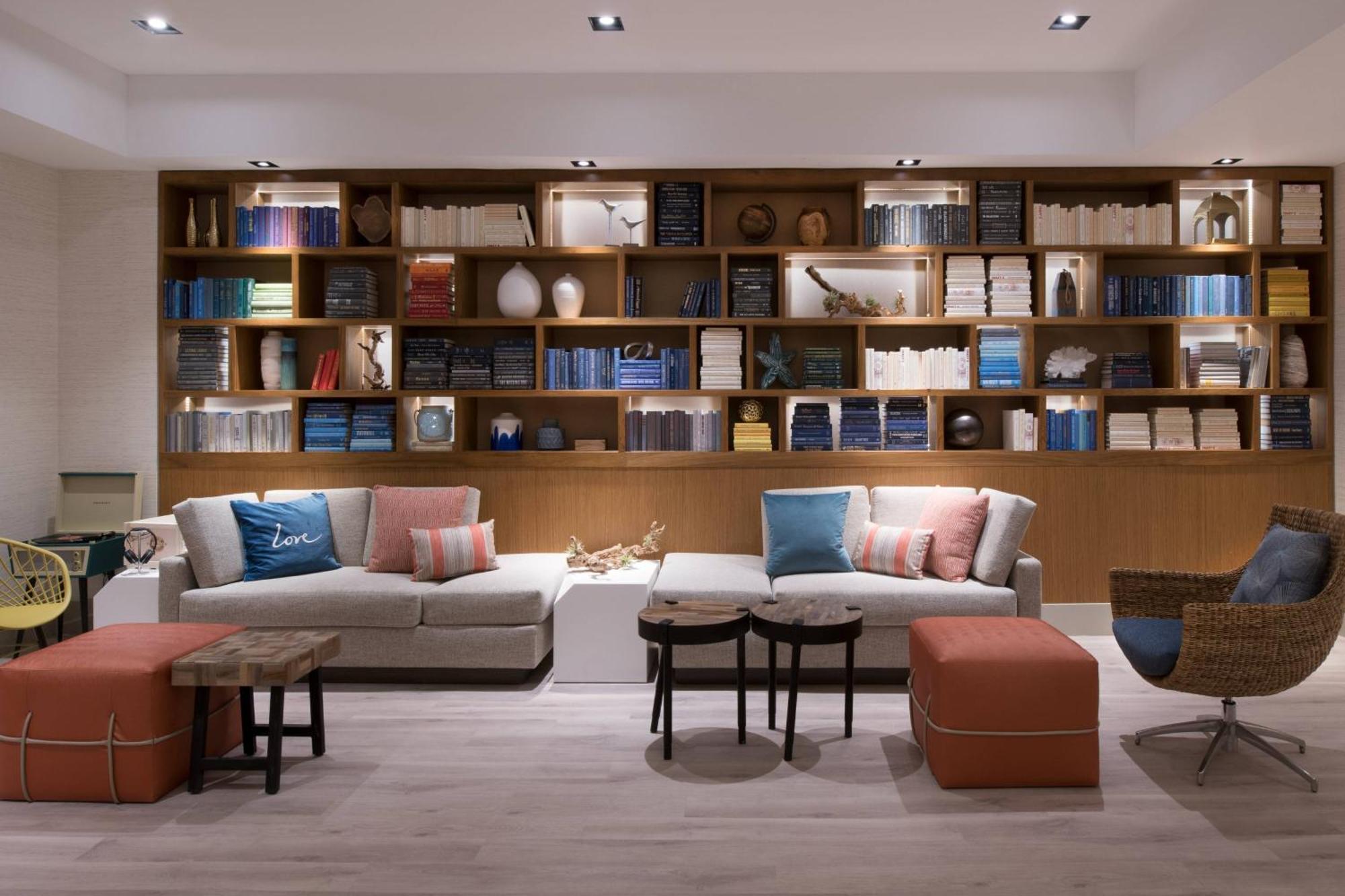 Renaissance Newport Beach Hotel Bagian luar foto
