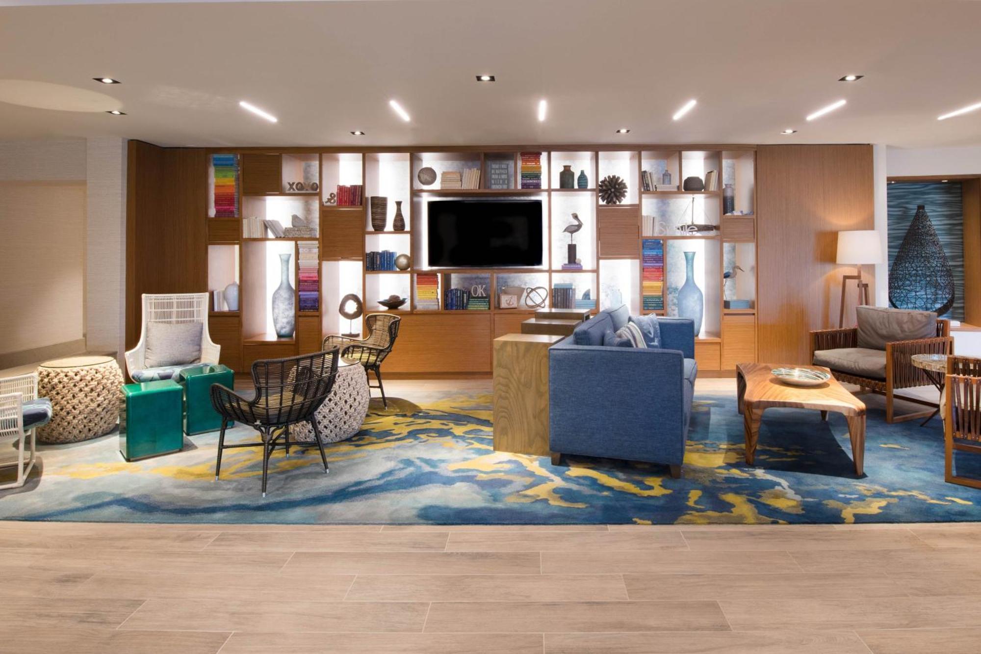 Renaissance Newport Beach Hotel Bagian luar foto