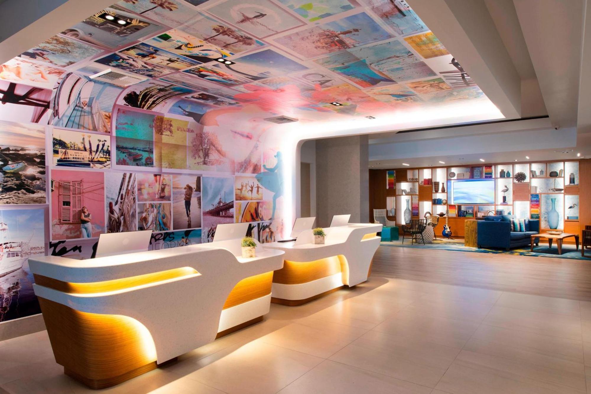 Renaissance Newport Beach Hotel Bagian luar foto