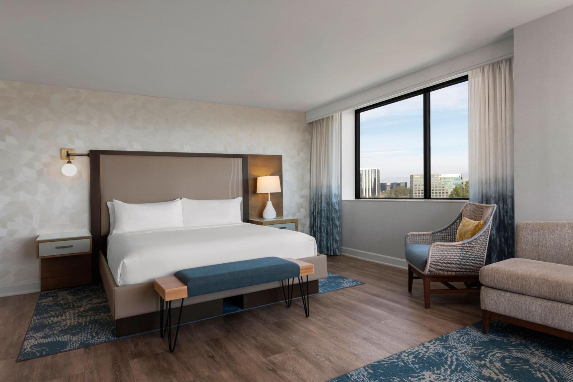 Renaissance Newport Beach Hotel Bagian luar foto