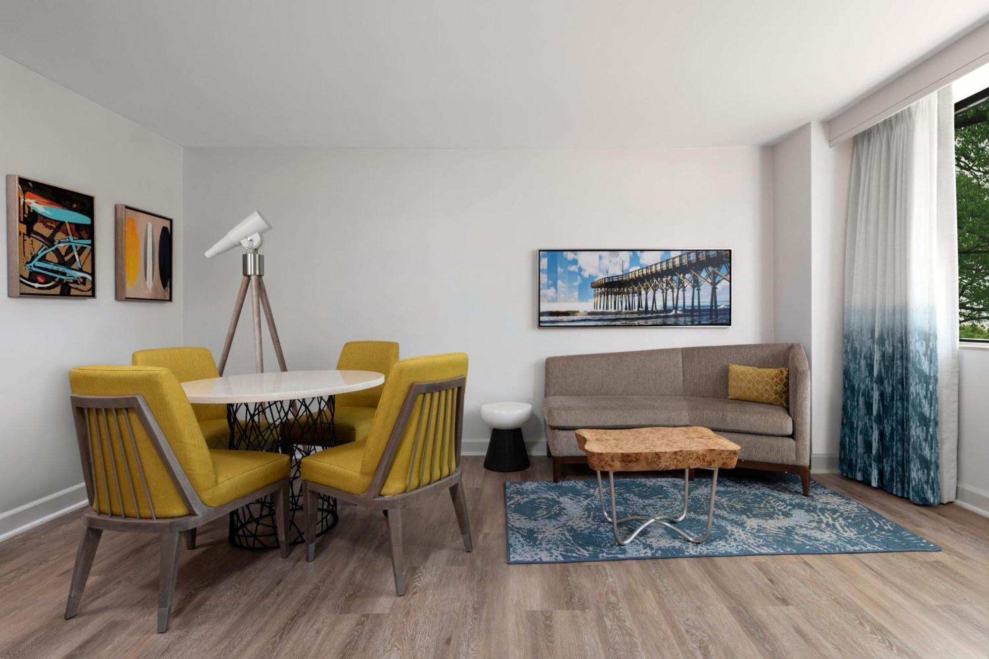 Renaissance Newport Beach Hotel Bagian luar foto
