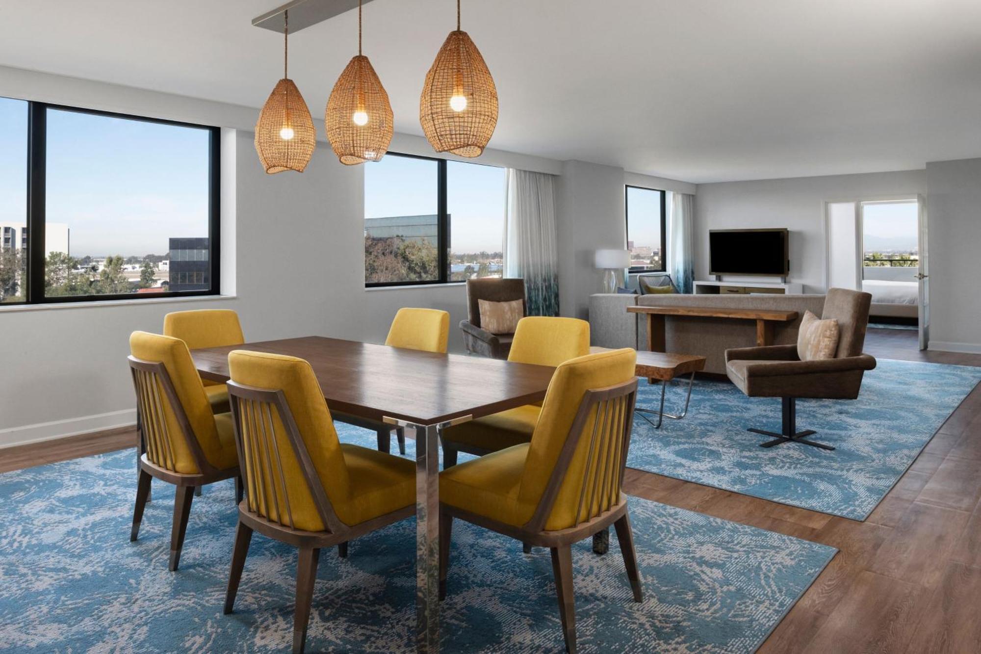 Renaissance Newport Beach Hotel Bagian luar foto